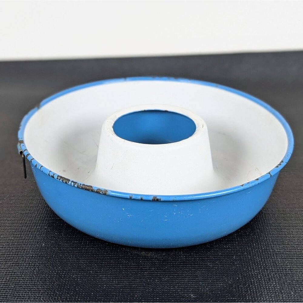 Antique Vintage Enamelware Bundt Pan Turquoise Color White Interior 8"